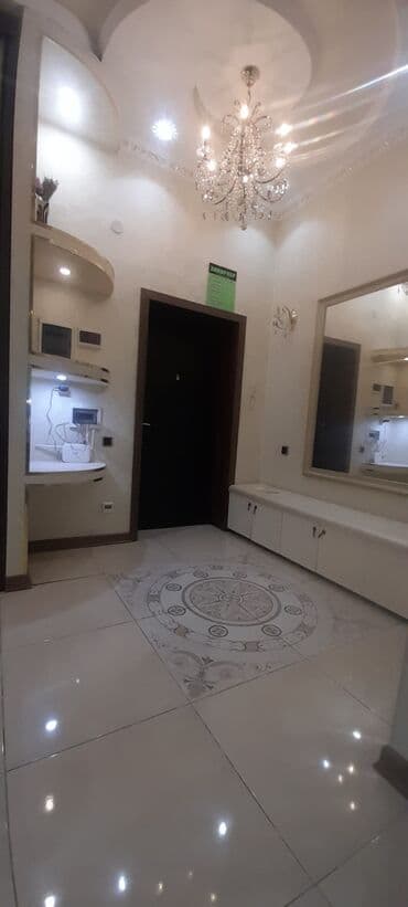 Кыймылсыз мүлк: 4 бөлмө, Риелтор, Чогуу жашоосу жок, Толугу менен эмереги бар — 2