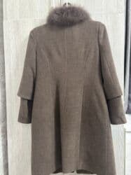срочно продаю в связи с переездом: Женское теплое пальто с меховым воротником размер 44-46 обсолютно — 4