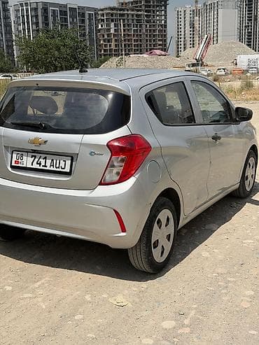 Продажа авто: Chevrolet Spark: 2017 г., 1 л, Автомат, Бензин, Хэтчбэк — 2