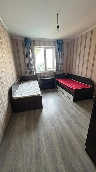 достук отел: Сдаётся комната с отдельным входом (дверь с номером 7). Все условия — 3