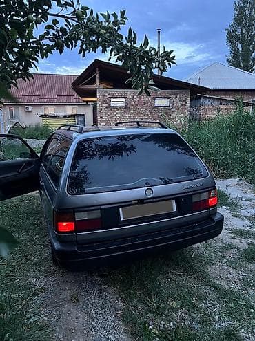 transporter multivan: Volkswagen Passat Variant: 1989 г., Механика — 7