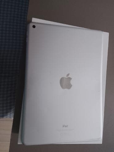 Планшет, Apple, память 64 ГБ, 9" - 10", Wi-Fi, Б/у, Классический цвет - Серебристый