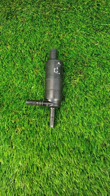 e71: *Насос омывателей фар в комплекте со шлангом BMW X6 E71 X5 E70 (3); — 1