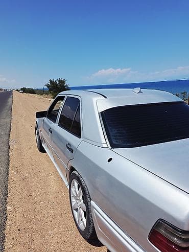 винтажные машины: Mercedes-Benz W124: 1994 г., 2 л, Механика, Бензин, Седан — 2