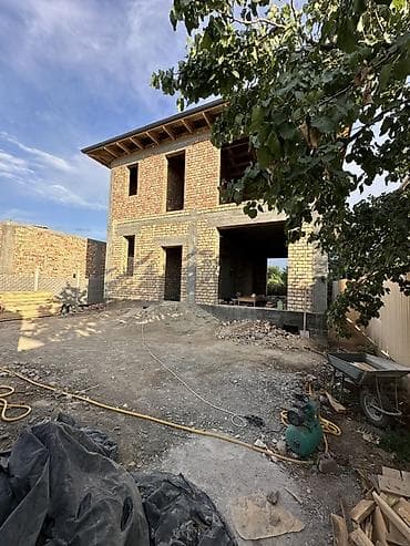 Недвижимость: Продается надежный 2-этажный кирпичный дом в Новопокровке (район поста — 4