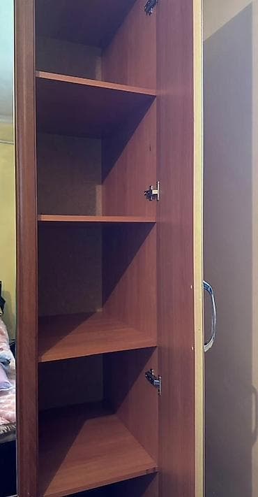 постельное белье бишкек мадина: Трёхстворчатый шкаф-купе (распашные двери) из ЛДСП в тёплом оттенке — 1