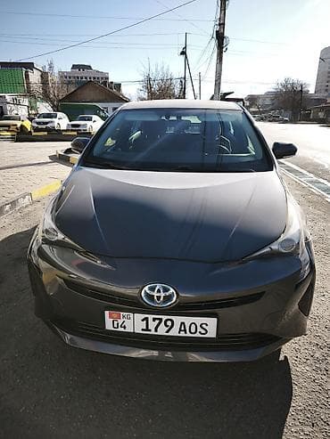 camry 2014: Toyota Prius: 2016 г., 1.8 л, Вариатор, Гибрид, Хэтчбэк — 4