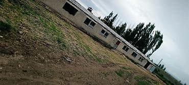 город бишкек село ленинское продажа участков: Продается кошара с домом. дом 4 комнаты все удобства в доме. есть — 2