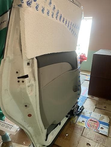 volkswagen passat 2000: Дверь Задняя левая Toyota — 3