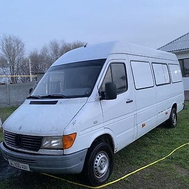 mersedes e220: Легкий грузовик, Mercedes-Benz, Б/у — 1