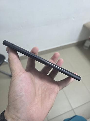 а 51: Samsung Galaxy S22 Ultra, цвет - Черный — 2