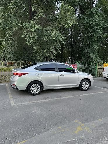 Hyundai Solaris: 2018 г., 1.4 л, Автомат, Бензин, Седан — 2