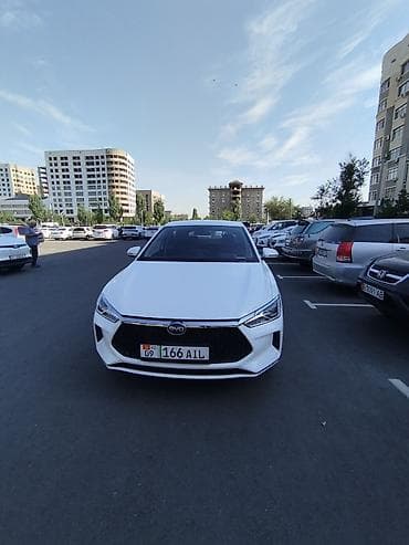 BYD E2: 2021 г., Электромобиль, Хэтчбэк