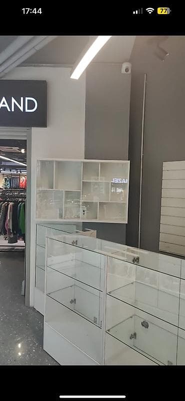 вешалка прихожка: Продается торговое оборудование для аксессуаров и головных уборов — 1