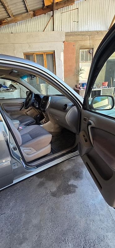 Toyota RAV4: 2004 г., 2.4 л, Автомат, Бензин, Кроссовер — 8