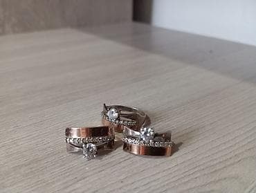 Свадебные платья: Набор серебро с покрытием золото . одно Серёжки держит не очень. а так — 1