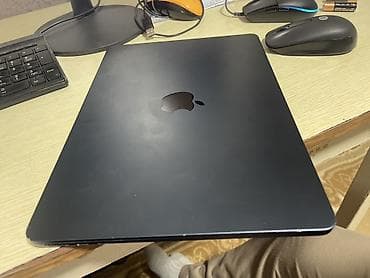 Apple MacBook Air 13.6" (M2) — цвет Midnight В идеальном состоянии!