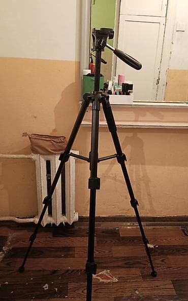 airpods 3 pro: Продается штатив для камеры/телефона Прочный и удобный штатив в — 1