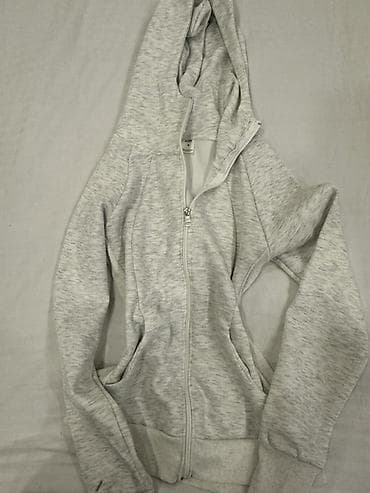 Толстовка с капюшоном на молнии, светло‑серая меланж. - Прямой крой at lalafo.kg Толстовка с капюшоном на молнии, светло‑серая меланж. - Прямой крой