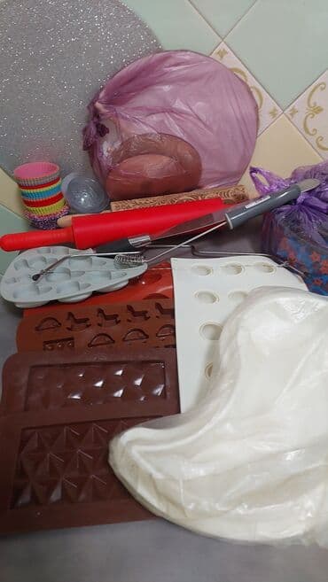 кондитерское оборудование: Кондитерский инвентарь. В связи с окончанием своей кондитерской — 1