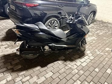 макси мото: Макси-скутер Honda, 250 куб. см, Бензин, Б/у — 3