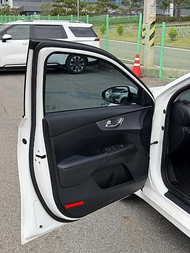 ка три: Kia K3: 2021 г., Седан — 8