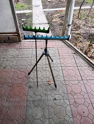 лотка рыбалка: Стабильная рыболовная стойка-тренога с двумя держателями для удилищ — 4