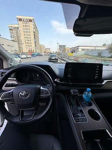 highlander 2012: Toyota Sienna: 2022 г., 2.5 л, Гибрид, Минивэн — 4