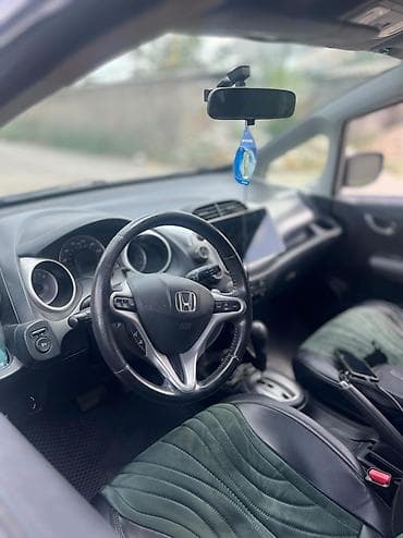 Honda Fit: 2008 г., 1.5 л, Автомат, Бензин, Хэтчбэк — 6