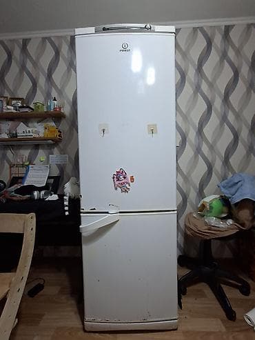 Холодильник Indesit, Б/у, Двухкамерный, 60 * 185 *