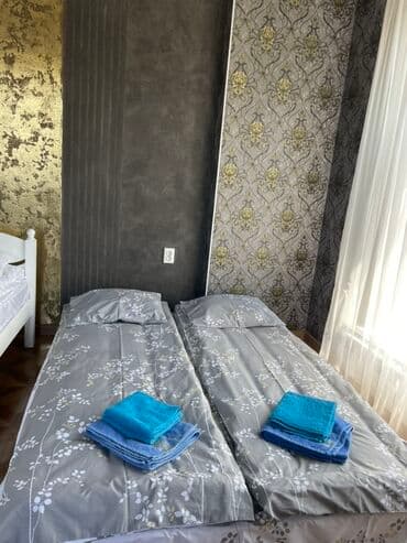 дом для встречи гостей: Доброго времени суток Каракол! 📍В городе Каракол в гостевом доме — 6