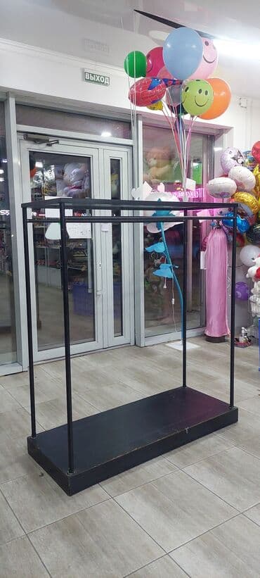 оборудование для нижнего белья: Напольная металлическая стойка-рейл для одежды черный с высотой — 4