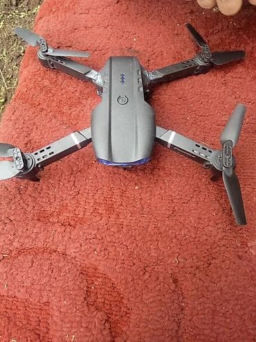 Складной квадрокоптер с пультом дистанционного управления и кейсом