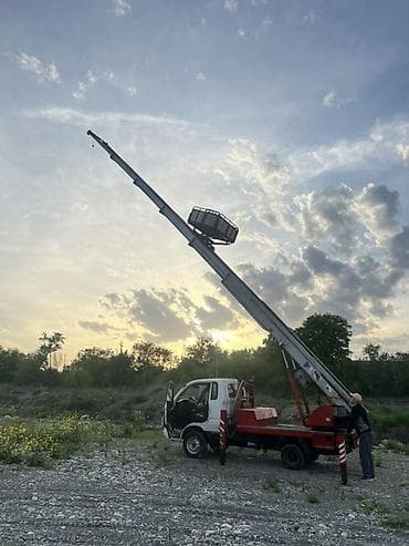 кран гусеничный: Стрела 25 м, 300 т — 2