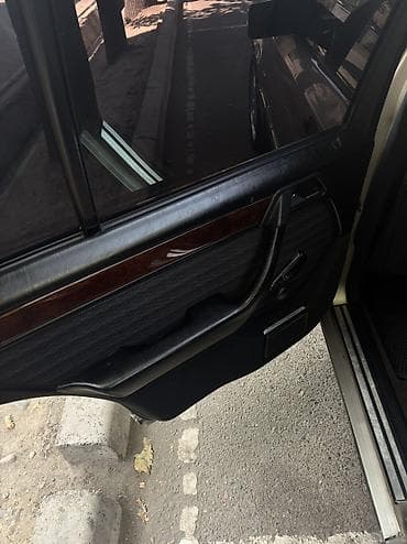 делаю: Mercedes-Benz W124: 1990 г., 2.3 л, Автомат, Бензин, Седан — 8