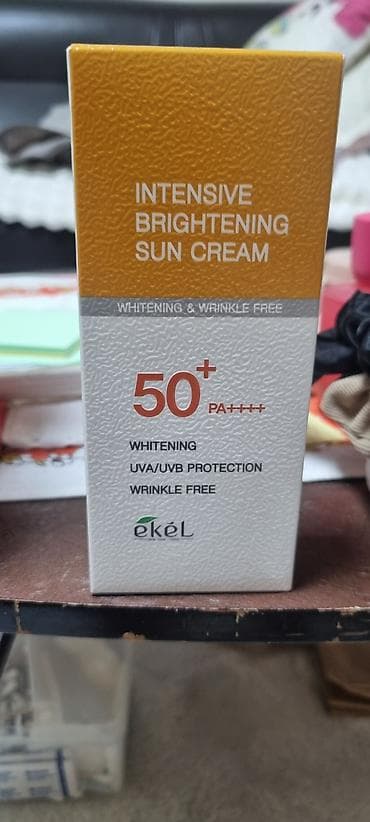 Личные вещи: Солнцезащитные кремы SPF50+ / PA++++ - 24K GOLD Sun Cream, 60 мл — 2