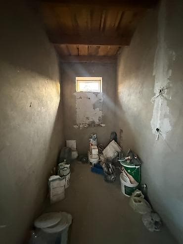 Кыймылсыз мүлк: 💎СРОЧНО ПРОДАЕТСЯ ДОМ 🏢Комнат: 3 🏘️Микрорайон: Ак-Ордо 📊Состояние — 2