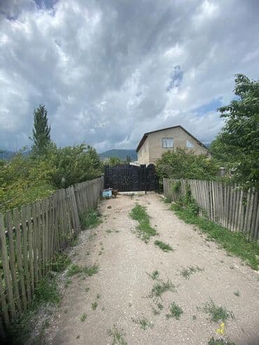 продаю дом бишкек квартира: Үй, 20 кв. м, 8 бөлмө, Менчик ээси, Эски ремонт — 1