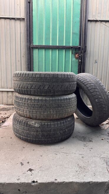 купить зимние шины на внедорожник: Шины 215 / R 17, Зима, Комплект — 2