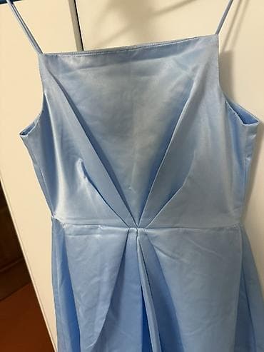 нежная: Платье на бретелях, нежно‑голубого цвета. Подходит для выпускного — 3