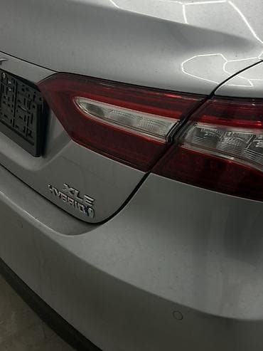 Toyota Camry: 2017 г., 2.5 л, Автомат, Гибрид, Седан — 10