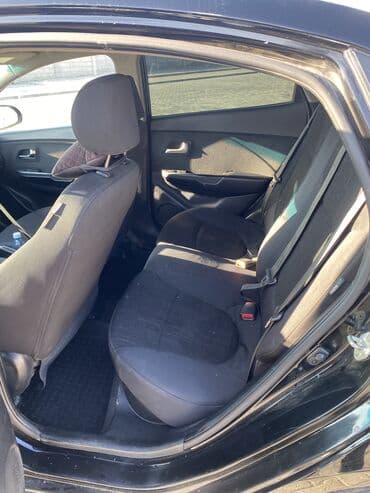 срочно продам авто в связи с переездом: Kia Rio: 2013 г., 1.6 л, Механика, Бензиновая — 10