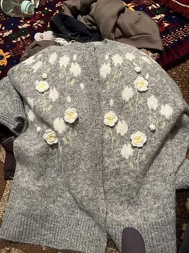 мантия выпускника: Набор для оформления праздника в бело‑зеленo‑золотой гамме. Состав: - — 8