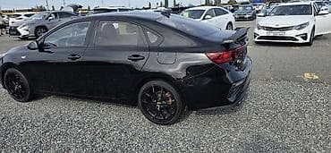 хендай карнивал: Kia Cerato: 2021 г., Седан — 4