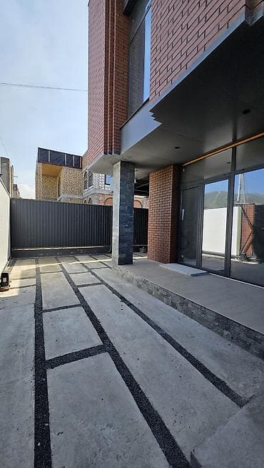 12 мкр сдаю: Продаётся Дуплекс в с.Бешкунгей whitebox Площадь — 200 м² Надёжный — 5