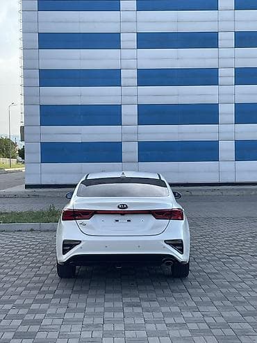 deepal so7: Kia K3: 2019 г., 1.6 л, Бензин, Хэтчбэк — 7