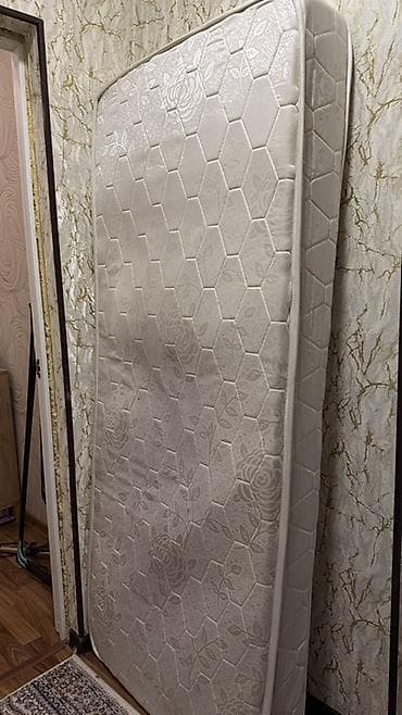 Спальный матрас, Б/у, Односпальный, Пружинный, Матрасы средней жесткости