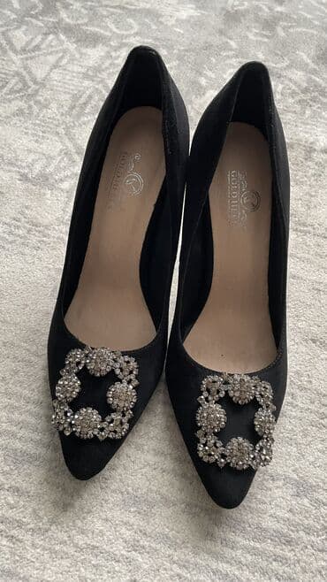 Туфли в идеальном состоянии
Надевала 1 раз at lalafo.kg Туфли в идеальном состоянии
Надевала 1 раз