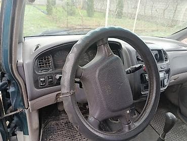 Транспорт: Mitsubishi Space Gear: 1995 г., 2.4 л, Механика, Бензин, Минивэн — 5