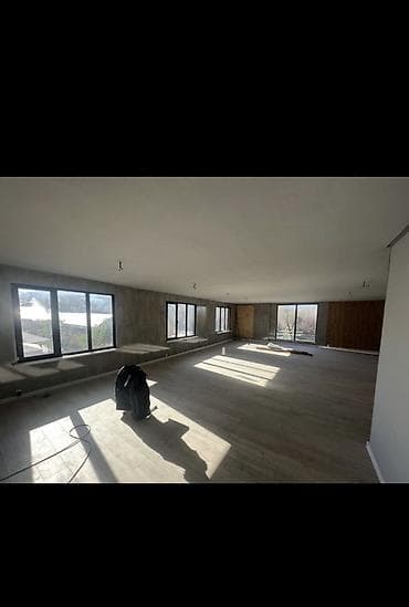 С оборудованием, Действующий 300 м² — 2